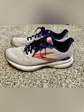 Brooks Launch GTS8 women’s Running Shoes
